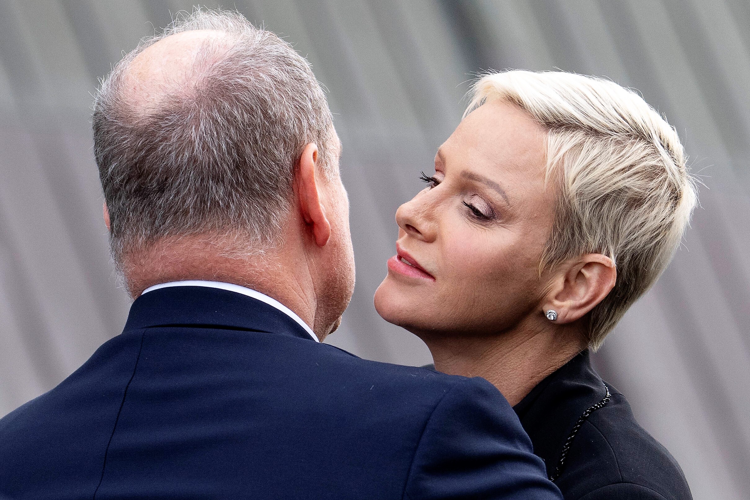 Sie überstrahlt alle! Fürstin Charlenes glamouröser Auftritt am Nationalfeiertag! Sie stahl allen die Show 