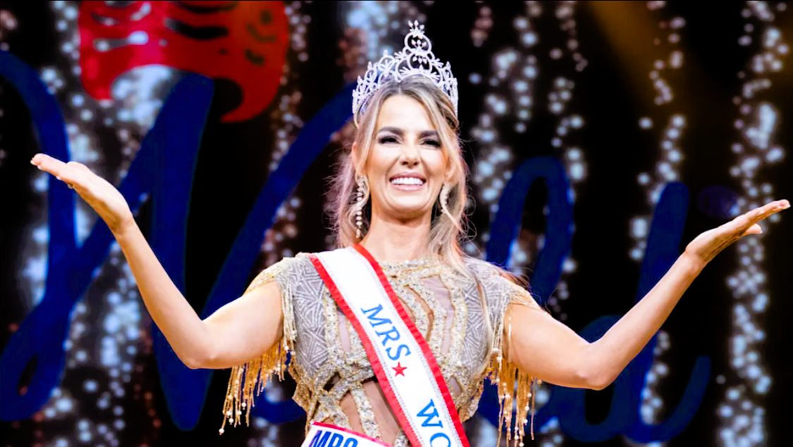 Deutsche Ärztin gewinnt den Mrs. World Titel! Ärztin Julia Schnelle wird erste Deutsche Mrs. World!