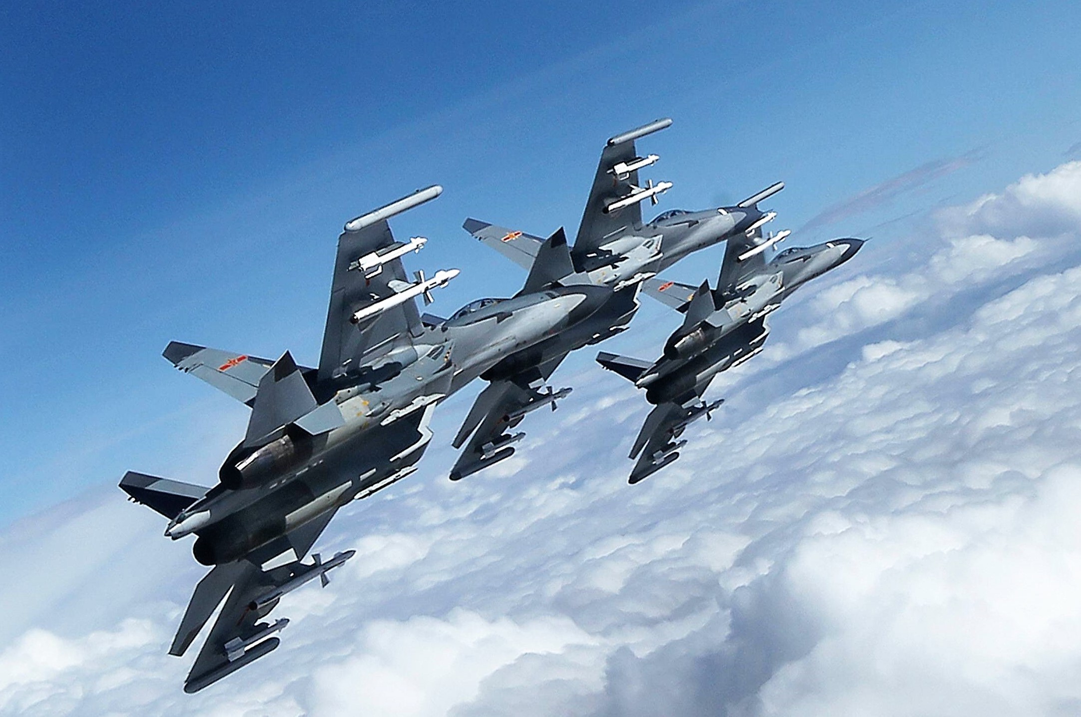 EILMELDUNG - Russische Kampfjets und Transportflugzeuge auf dem Weg nach Belarus!