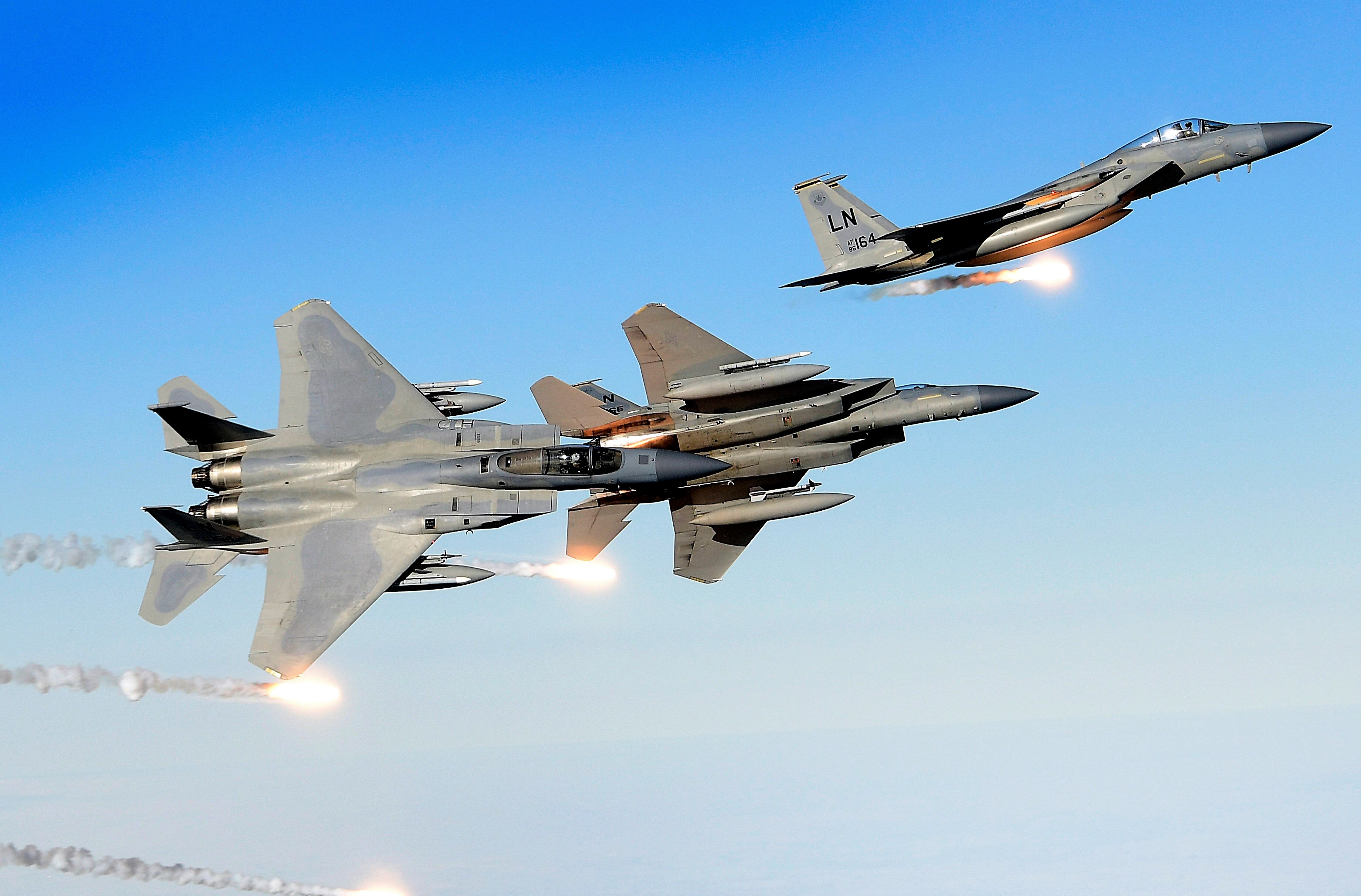 Deutsche Kampfjets direkt an der russischen Grenze im Einsatz! NATO soll Estland vor Putin schützen!