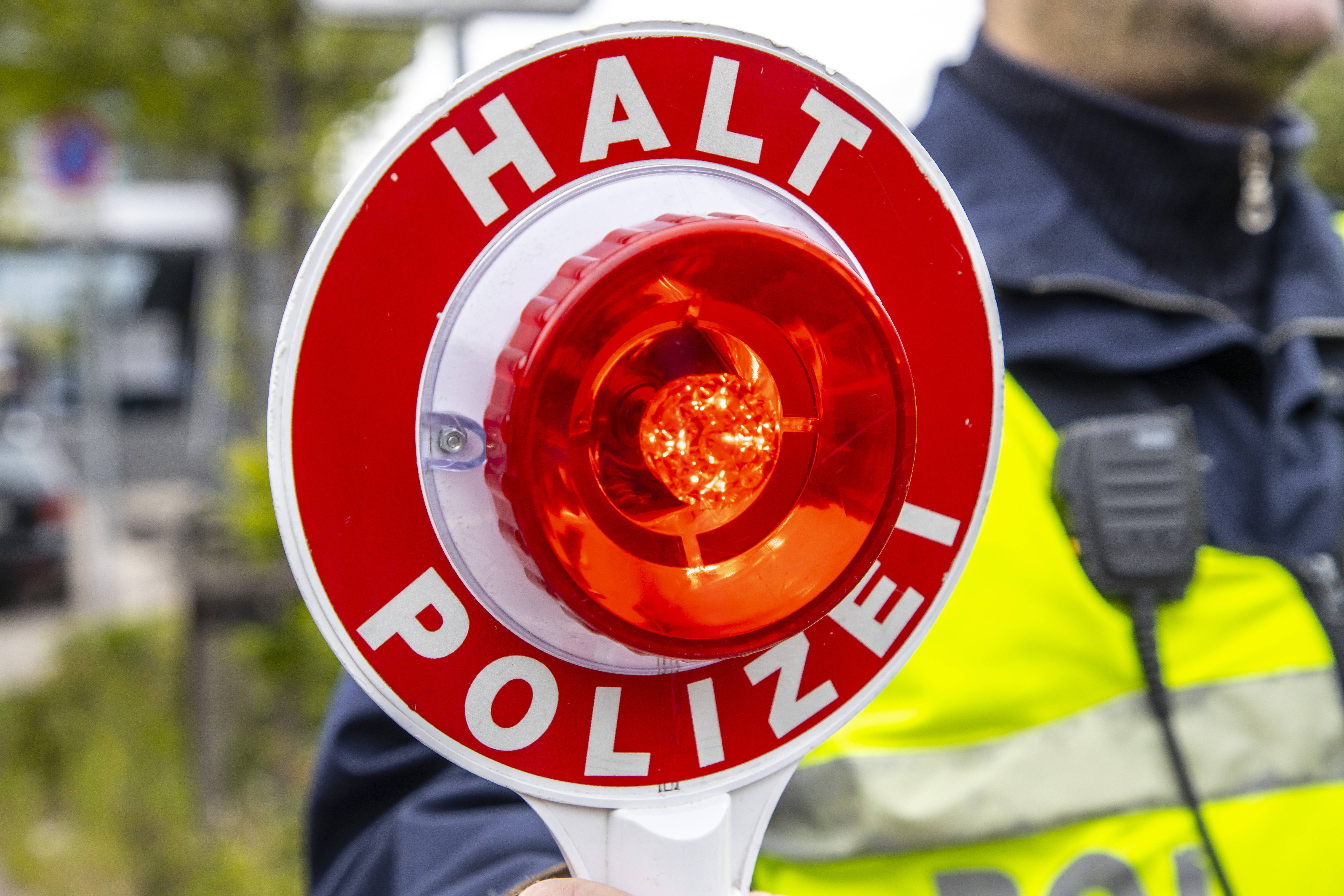 Autos mit 50 Tieraugen beworfen! Ekelhafte Protestaktion empört Bürger
