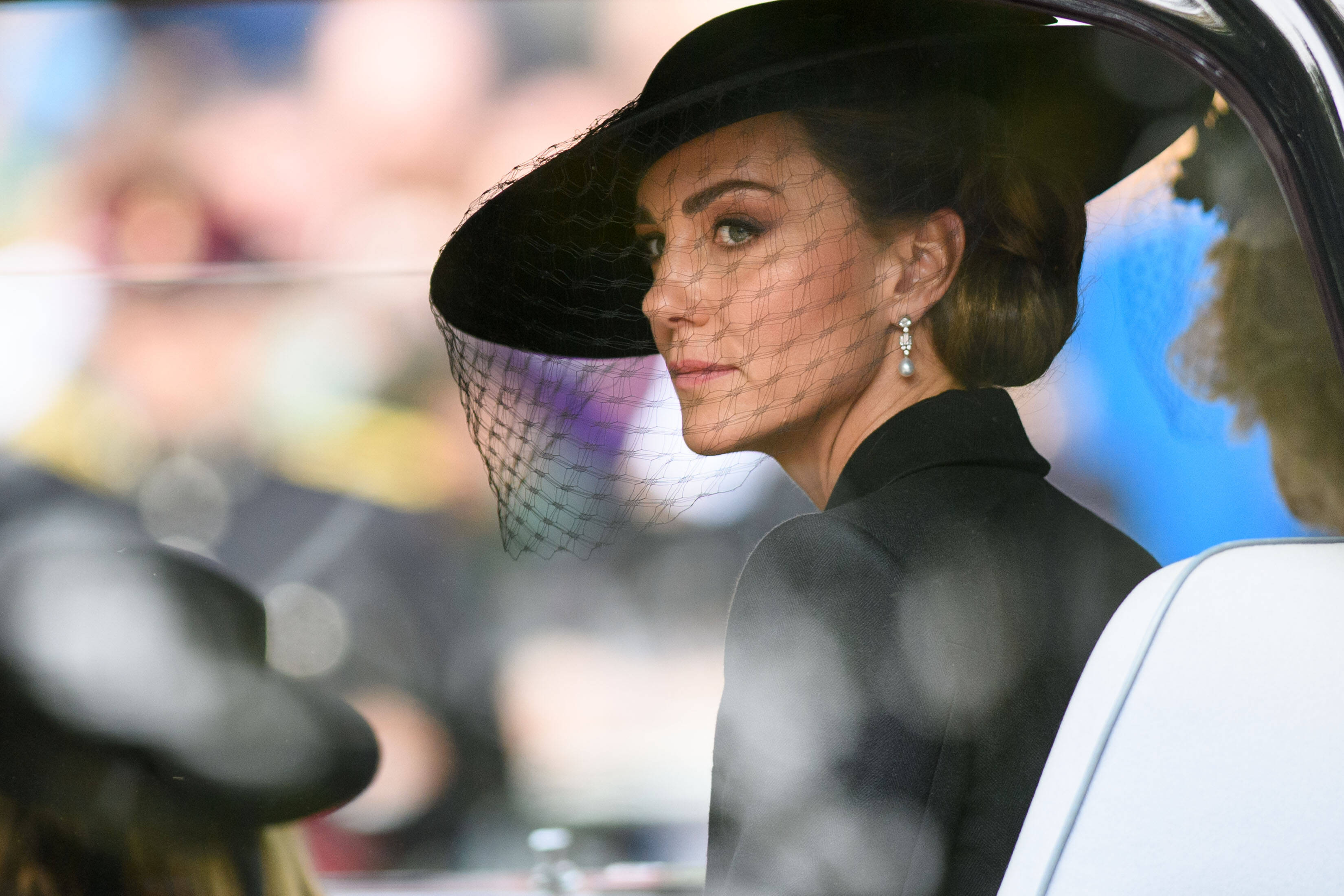 Harry und Meghan zittern vor Kate! Ihr Onkel schreibt jetzt ebenfalls ein Enthüllungsbuch
